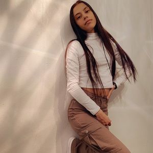 Meet your Posher, Elizabeth